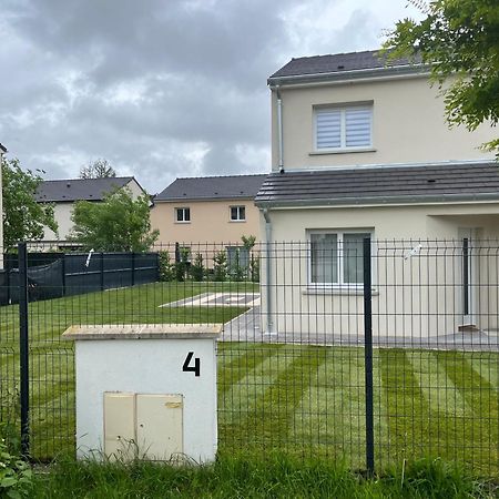 Superbe Maison Avec Jardin Bezannes 外观 照片